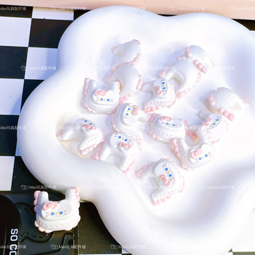 设计款Hello Kitty围嘴购物袋配件DIY滴胶奶油胶手机壳挂件笔刀
