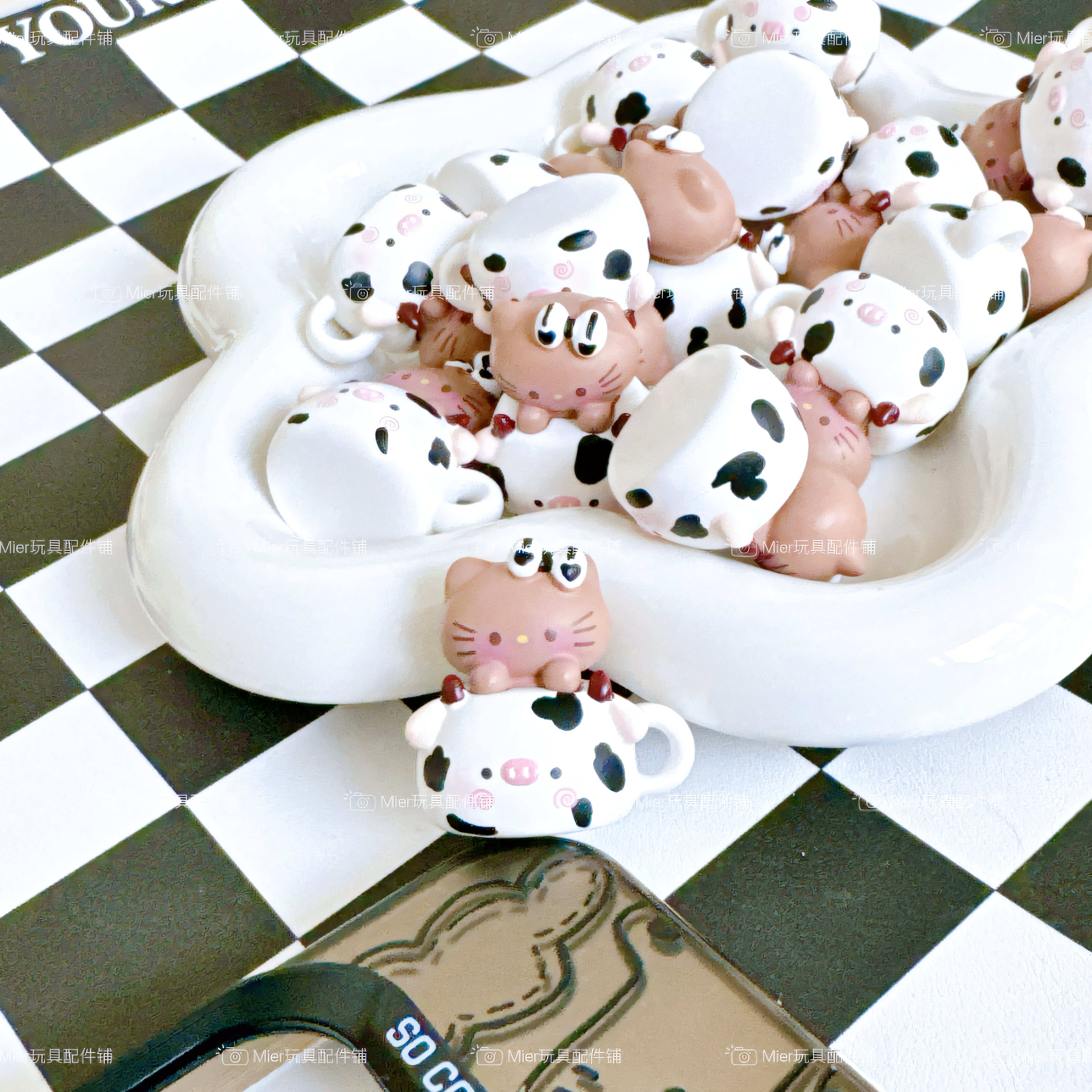 PU设计款Hello Kitty小猪杯变装公仔DIY奶油胶手机壳挂件摆件笔刀