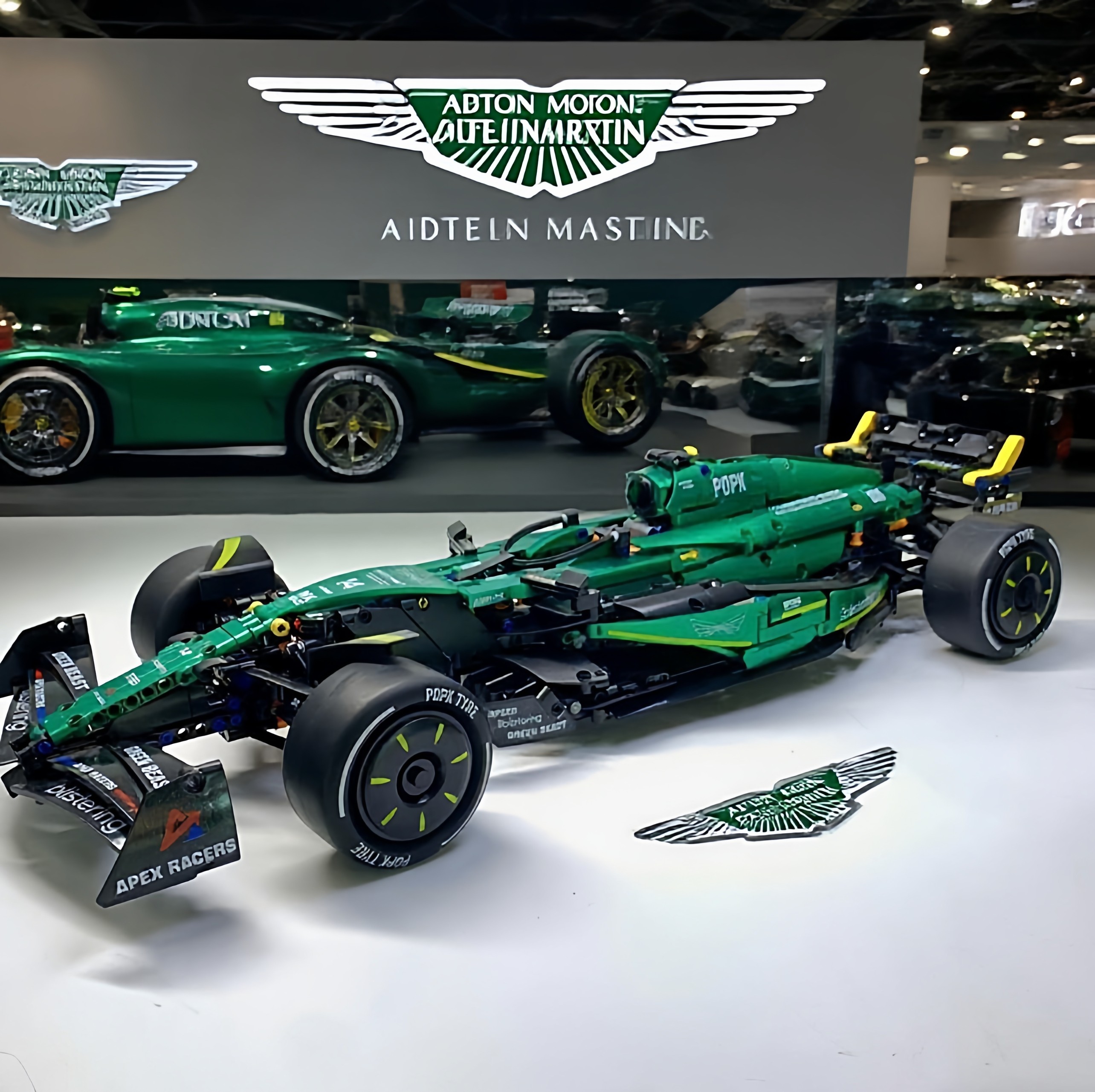 2025新款阿斯顿马丁F1方程式赛车大型积木成人男孩子益智拼装玩具
