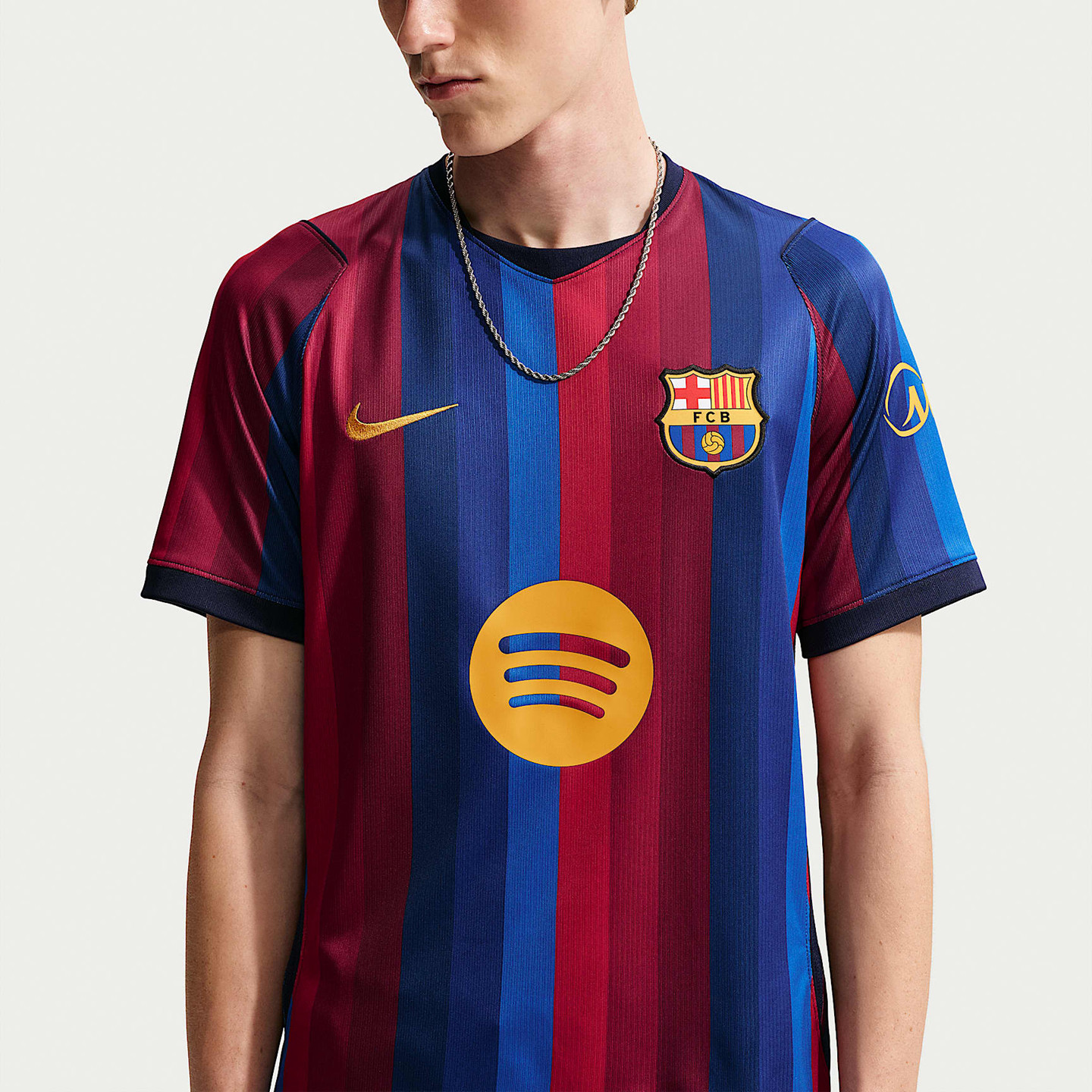 耐克2026/27赛季巴萨主场Nike Dri-FIT速干足球球衣II1872