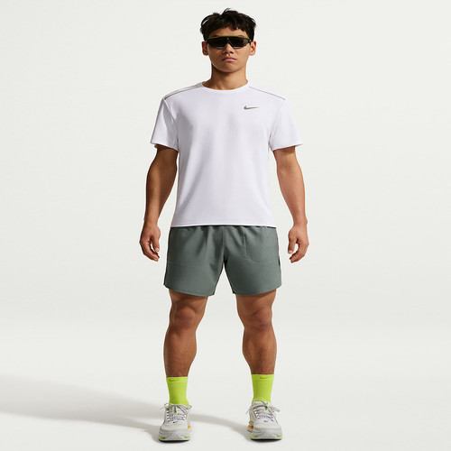 Nike/耐克StrideDri-FIT 男子速干二合一跑步短裤IF2037