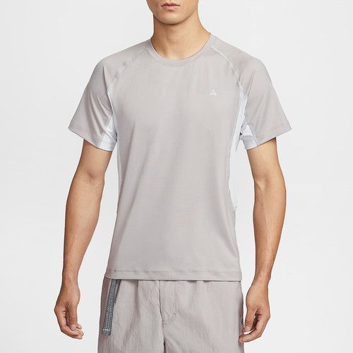 Nike/耐克ACGDri-FIT 男子速干修身短袖运动上衣IO1453