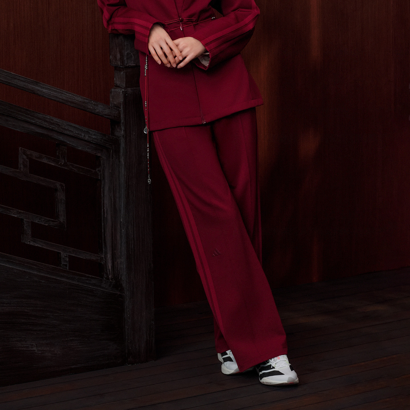 阿迪达斯运动休闲女子直筒运动休闲西装裤HY2116|HY2117