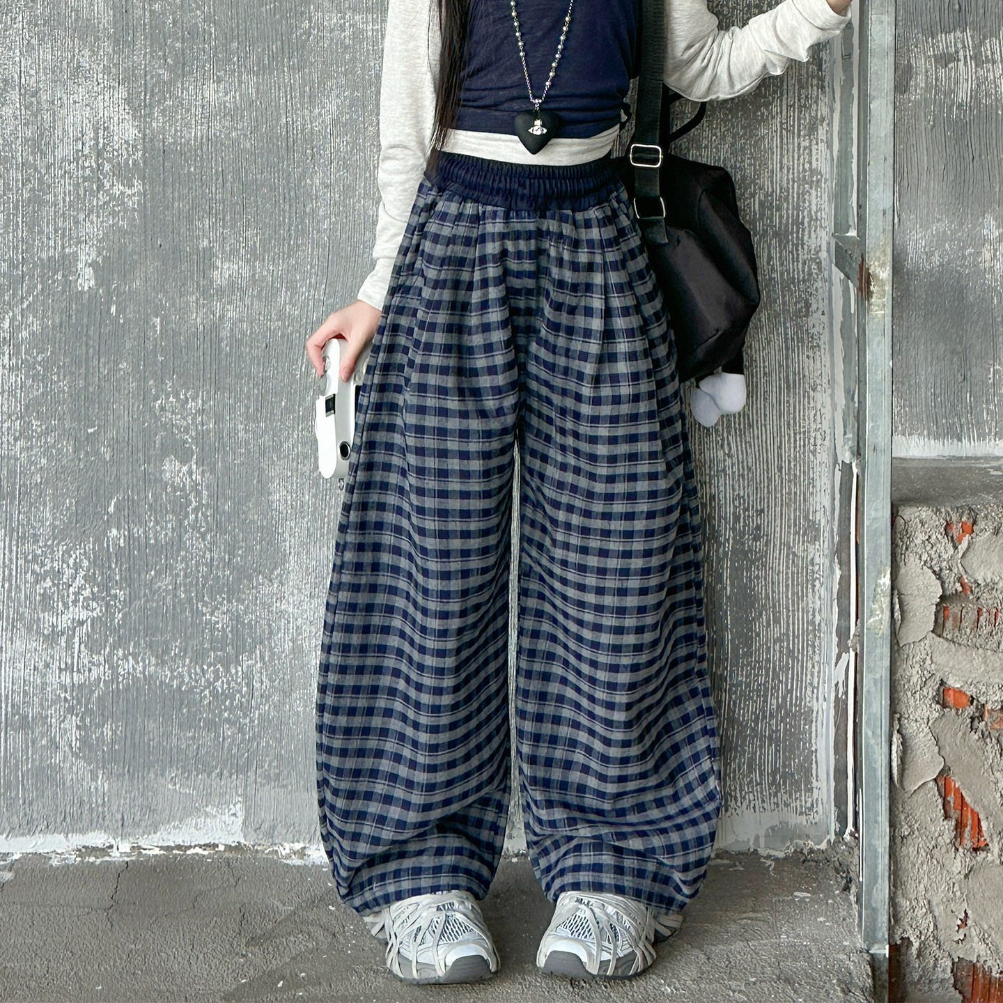 大牌折扣女童春秋款格子阔腿裤2026新款儿童秋季休闲直筒弯刀裤中