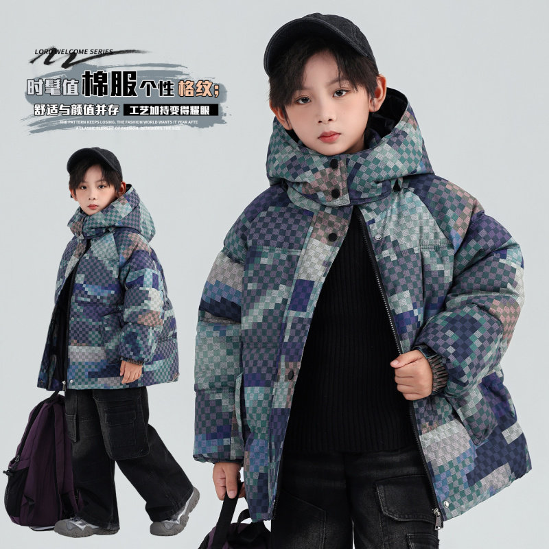 大牌折扣男童迷彩宽松羽绒棉服中大童帅气面包服2026新款外套设计