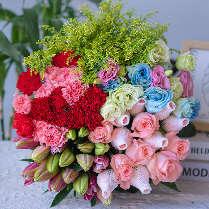 粉玫瑰10枝+百合+康乃馨+洋桔梗+配草 鲜切花基地直发鲜花