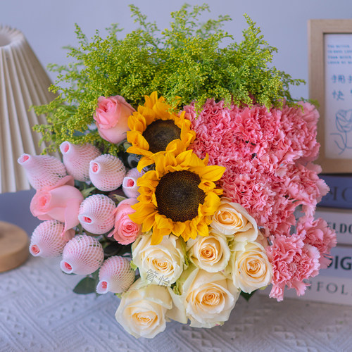 【爆款鲜花】香槟10枝+粉玫瑰10枝+康乃馨10支+向日葵2枝+配草
