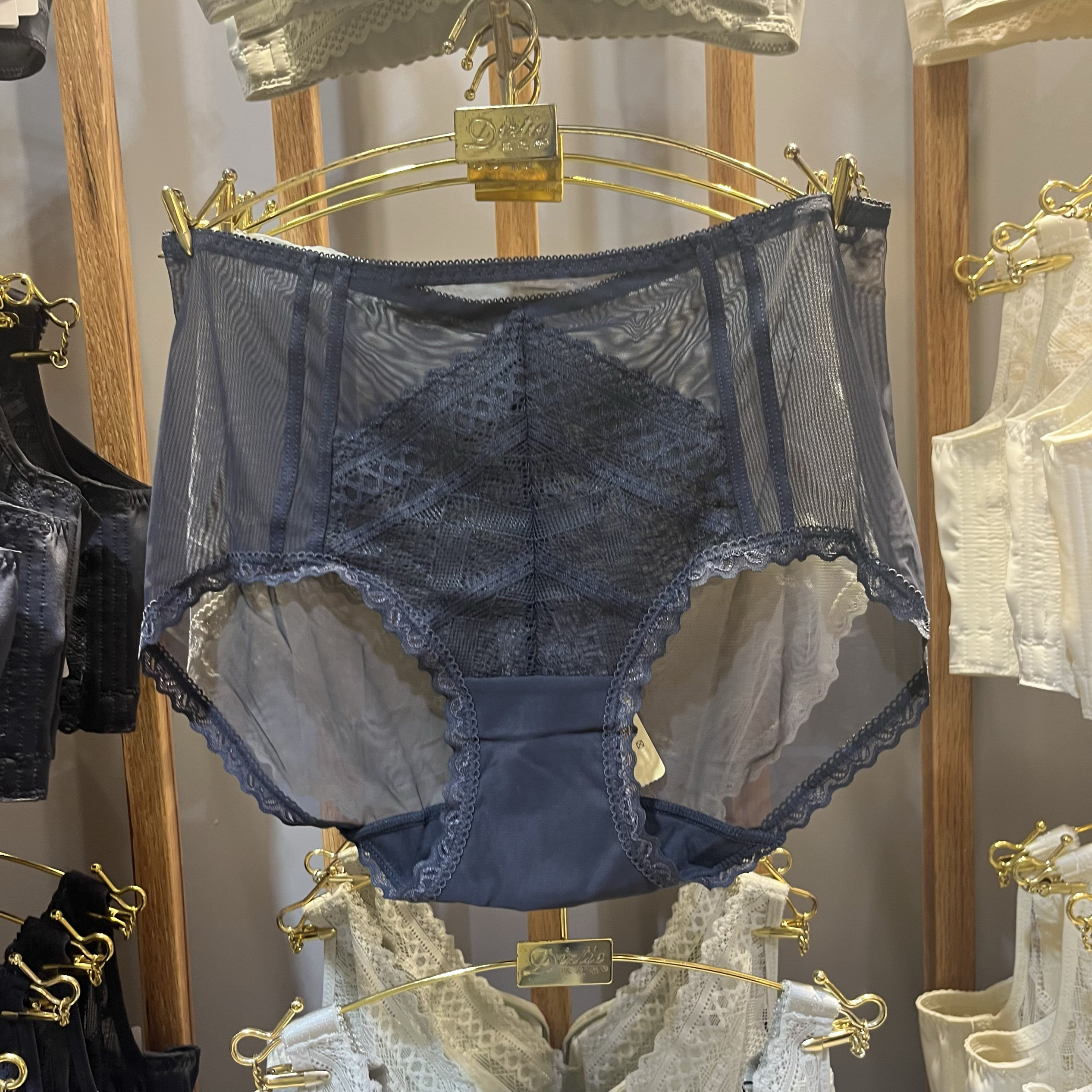 戴芝蒂夏季新品性感透明中腰内裤夏季凉爽女短裤92503