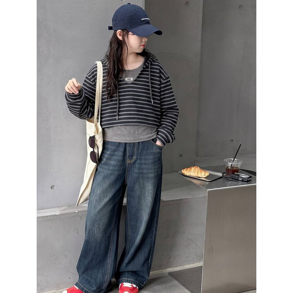 品牌专柜女童春季洋气牛仔裤三件套2026女孩秋款条纹连帽卫衣阔腿