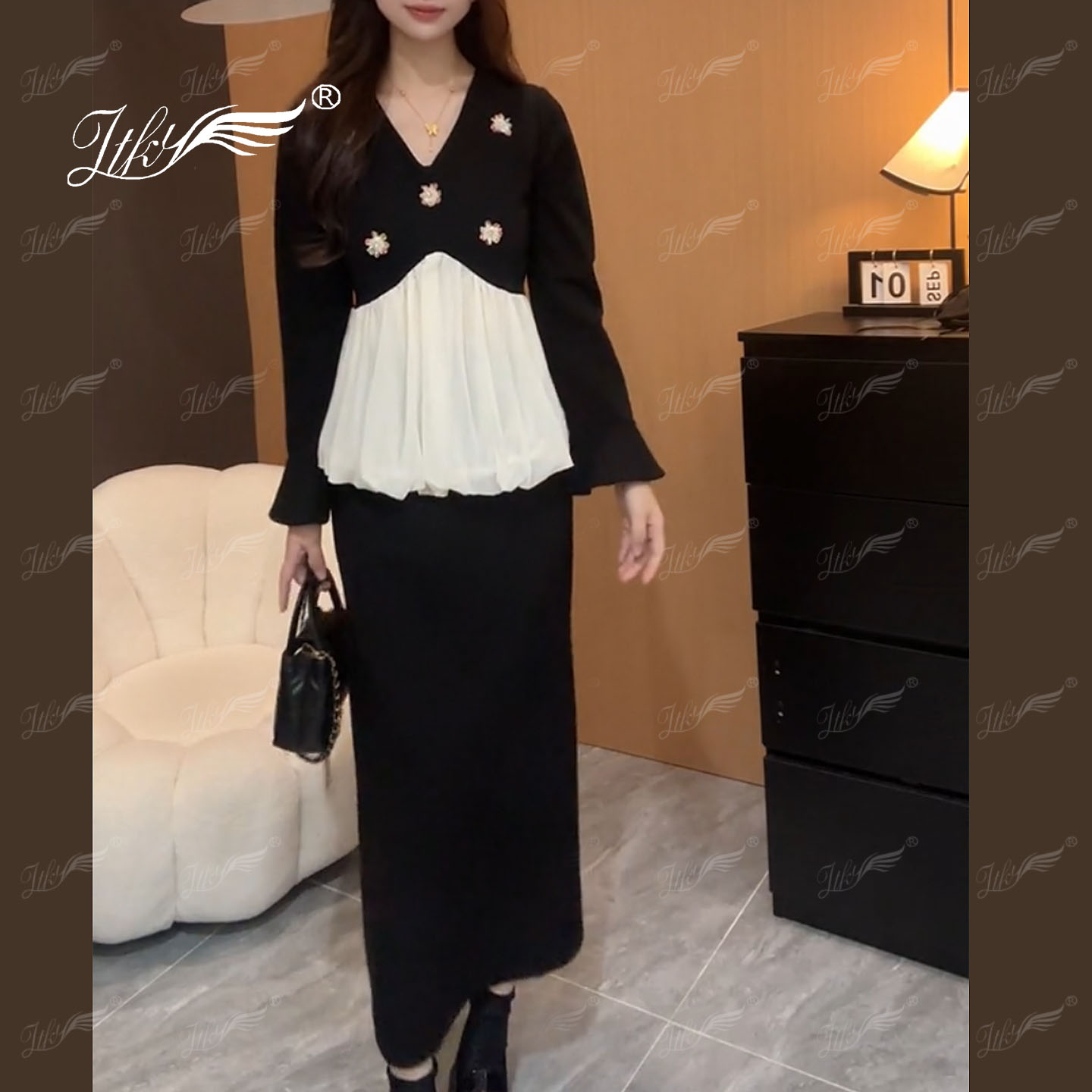 休闲简约气质拼接镶钻时髦两件套