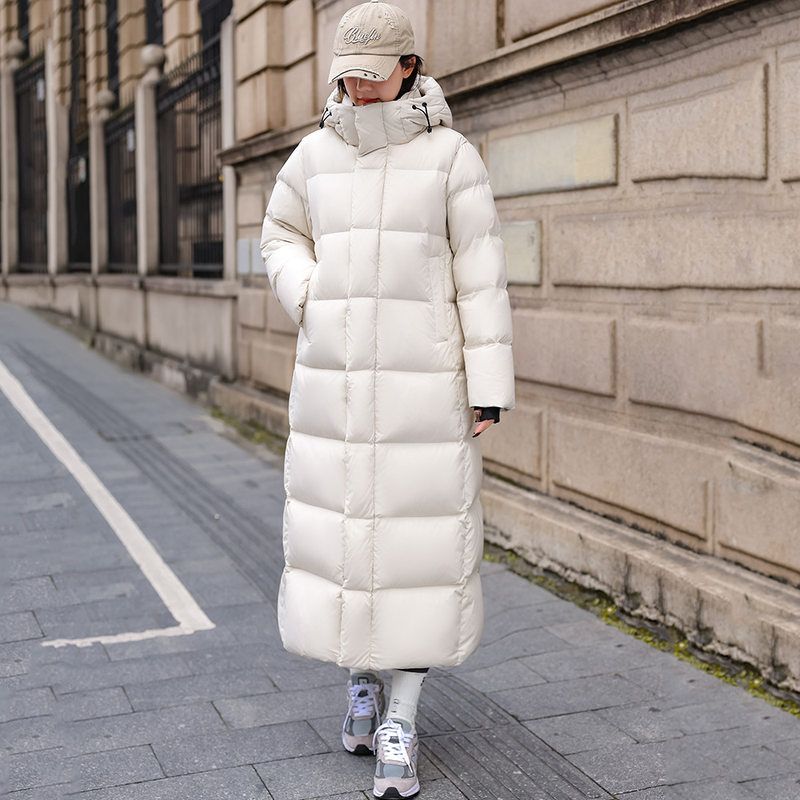 曲恩娜95%白鸭绒羽绒服女2024新款大码超长款过膝加厚显瘦外套
