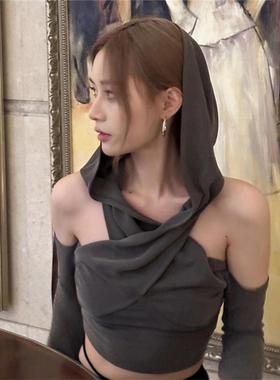 沙丘废土风辣妹穿搭灰色交叉露肩连帽T恤女小众设计个性显瘦上衣