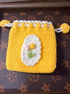 【成品】手工钩织郁金香束口包零钱包耳机包送闺蜜礼物成品多巴胺