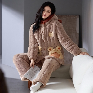三层加厚珊瑚绒夹棉睡衣冬季女款