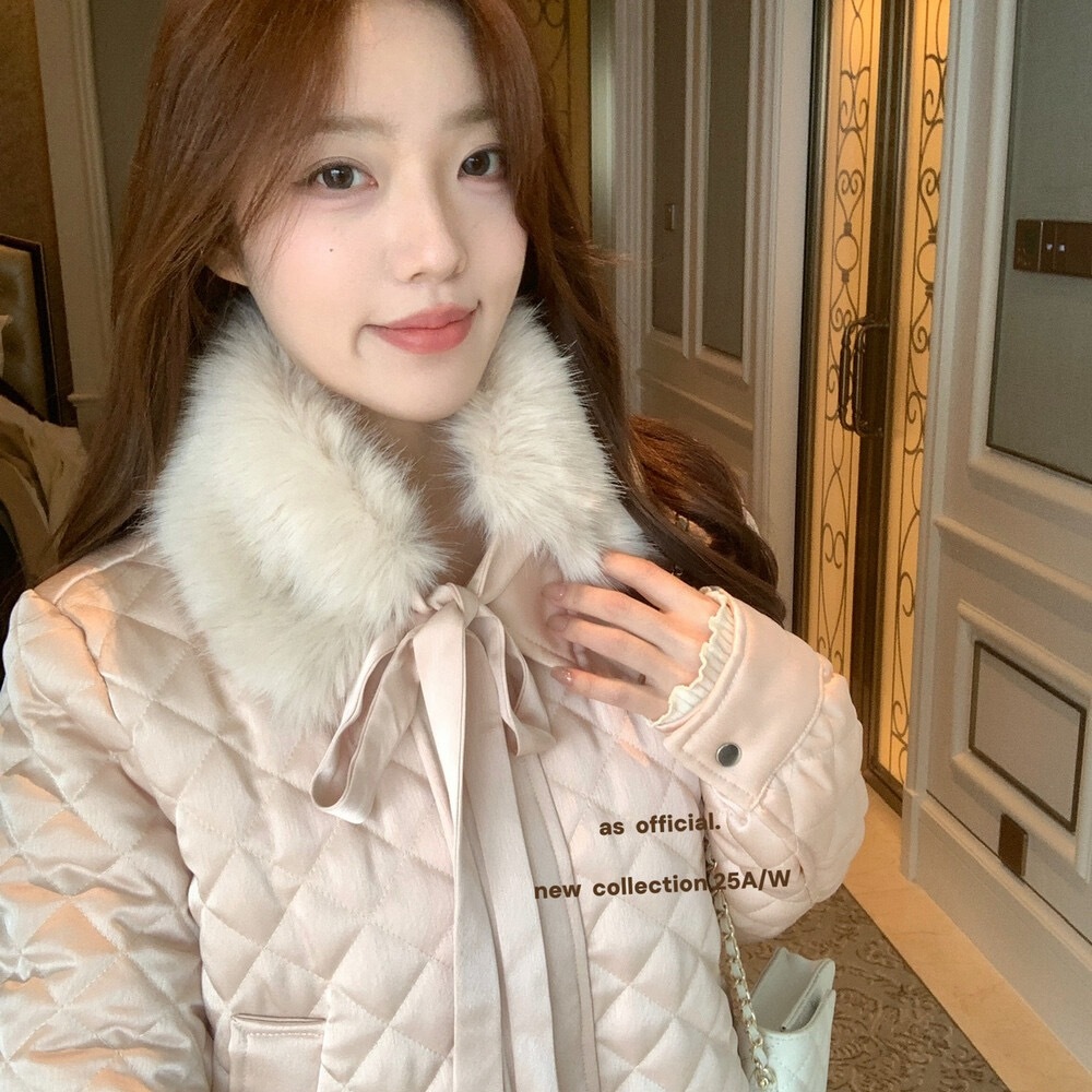 韩女千金风菱格纹白鸭绒羽绒服