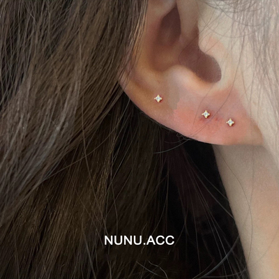NUNUS925纯银迷你小方钻耳钉