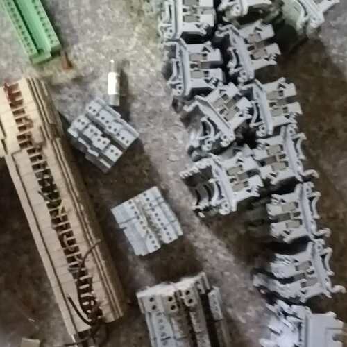 ，全新，端子座一斤10元，大概七八百个，5斤以上包邮--议价商品