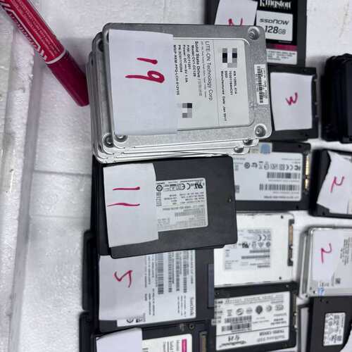 65个120G和128G固态硬盘，品牌有三星 金士顿 闪迪--议价商品