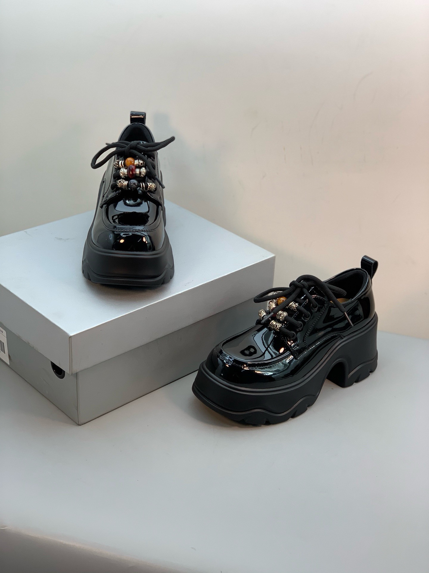 2026新款真皮厚底松糕鞋女增高休闲漆皮黑色英伦女鞋头层牛皮高跟