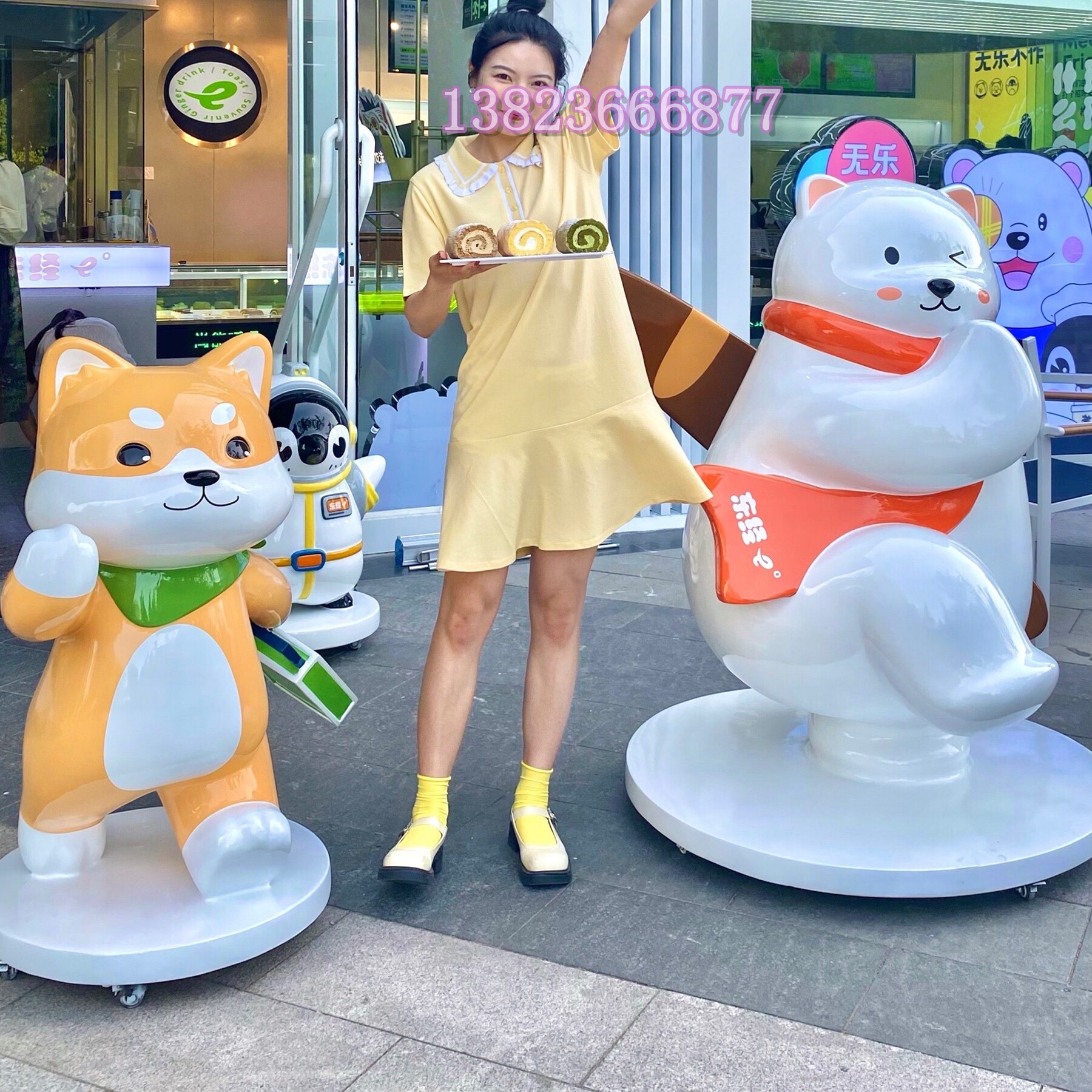 萌宠IP形象主题宠物店铺网红橱窗布置玻璃钢柴犬小猫小狗雕塑厂家