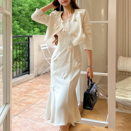 粉红大布娃娃名媛法式立体蝴蝶外套鱼尾连衣裙2025秋季新款女套装