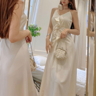 粉红大布娃娃法式V领修身立体花颈饰吊带连衣裙女名媛礼服裙宴会