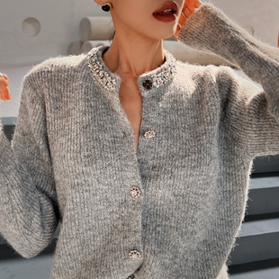 粉红大布娃娃灰色轻奢重工领口镶钻订钻扣羊毛针织开衫女毛衣外套
