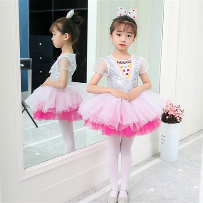 新款六一儿童演出服亮片合唱服