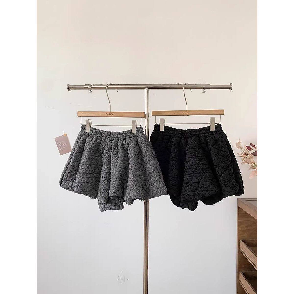 2026年冬季新款韩版松紧高腰菱格遮肉休闲短裤显瘦a字阔腿靴裤潮