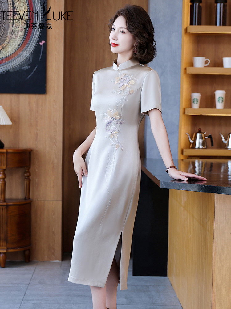 고급 할머니 XI가 결혼식에 참석하여 아세테이트 치파오 개선 버전 2024 여름 새 웨딩 드레스 드레스