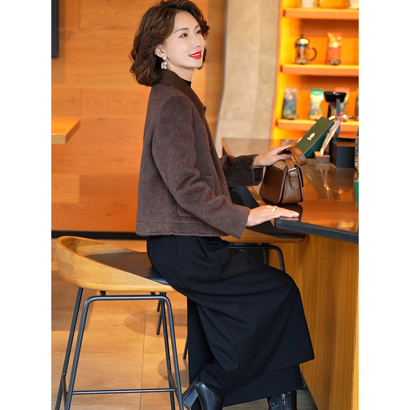 2024年秋冬季新款高端羊毛双面呢大衣女娃娃领小个子毛呢外套短款,女装/女士精品,毛呢外套,淘宝优惠券,粉丝福利购,淘宝优惠卷