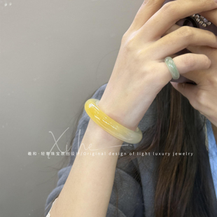 纯天然黄龙玉手镯女款冰种半山水一口糖玉镯黄翡翠平替宽胎玉镯子