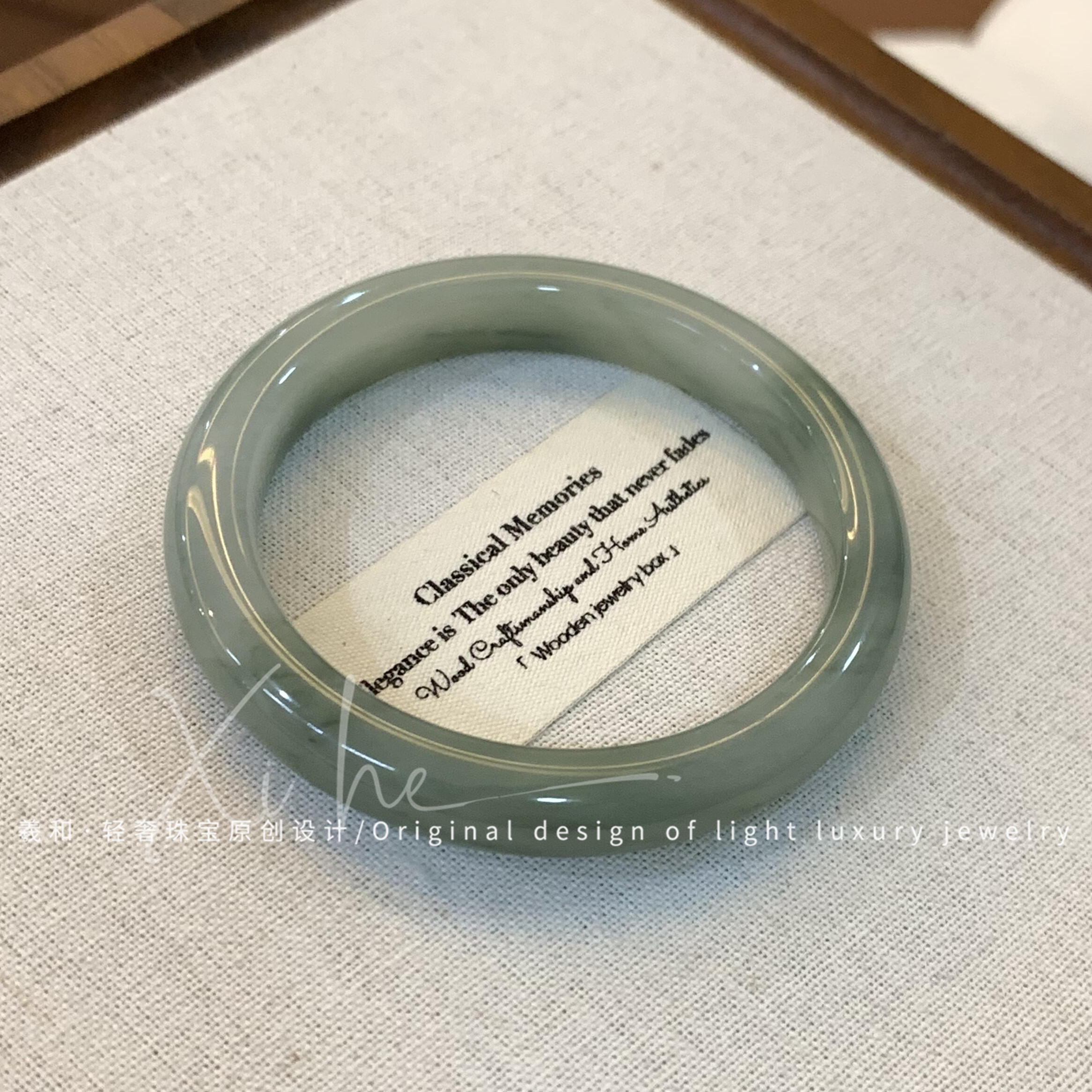 纯天然新疆天山翠玉手镯女冰种飘花玉镯女款细油青翡翠平替玉镯子