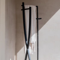 【Хорошая буква вешалка】 глубокая черная предварительная продажа