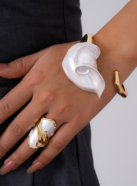 欧美跨境个性滴油花朵开口手镯时尚小众夸张手环轻奢感手饰女