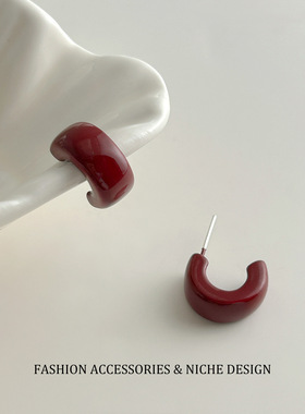 甜美多巴胺糖果红色c形耳钉精美时尚简约轻奢感设计几何耳饰