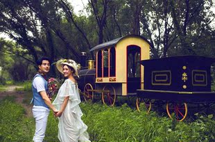 2021新款婚纱摄影道具大风车游艇火车热气球等大型时尚道具火车