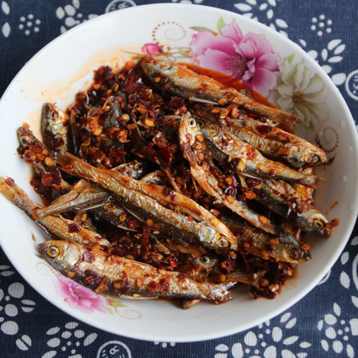 香辣小鱼仔罐装湖南怀化沅陵特产农家自制下饭菜零食小鱼干辣椒酱