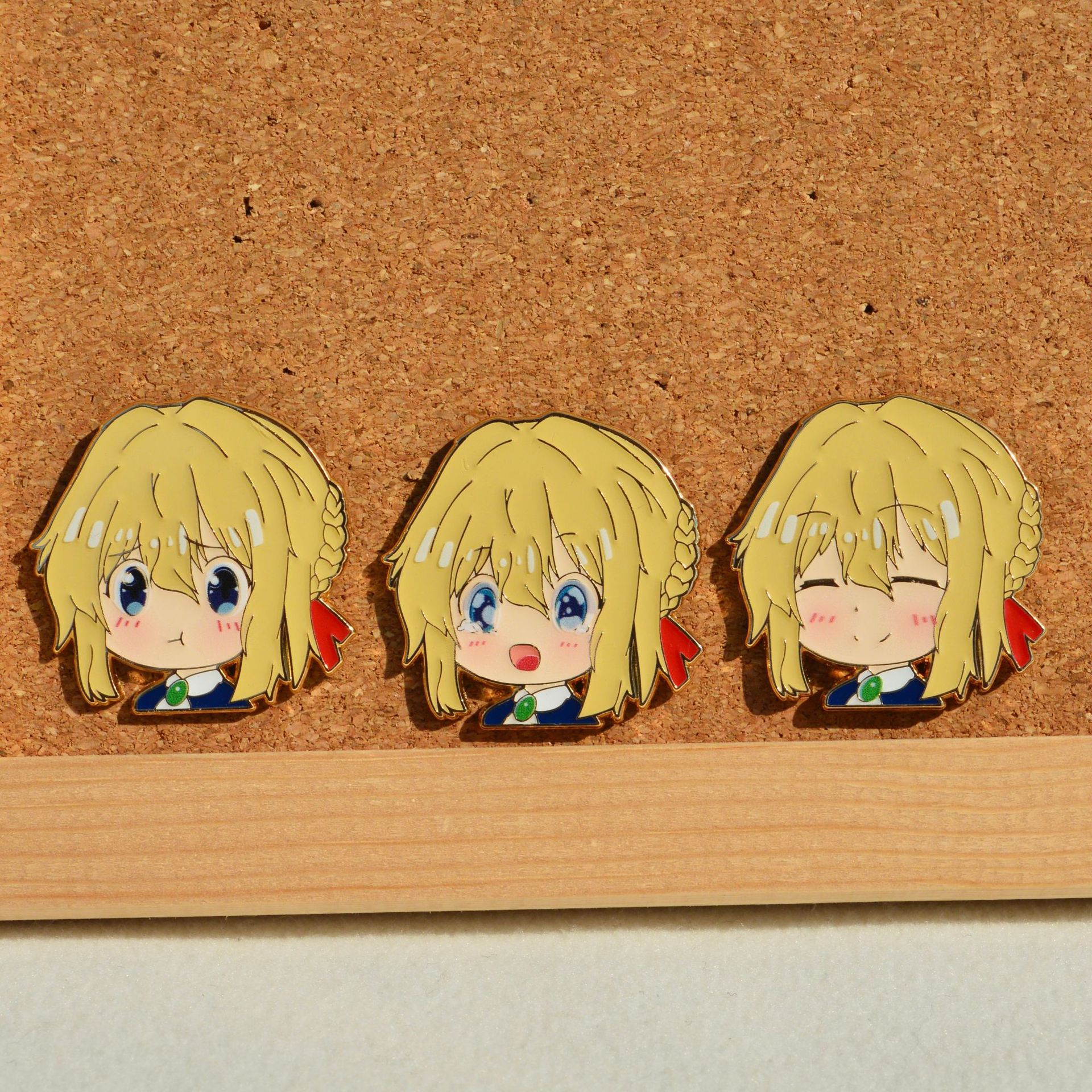 紫罗兰永恒花园金属徽章