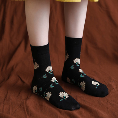新款韩版竹纤维花卉集合中筒袜女学院风棉袜 竹纤维中筒袜休闲袜