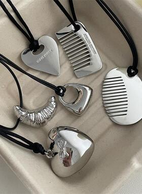 韩版时髦小众设计梳子吊坠项链时尚轻奢皮绳可调整长款毛衣链配饰