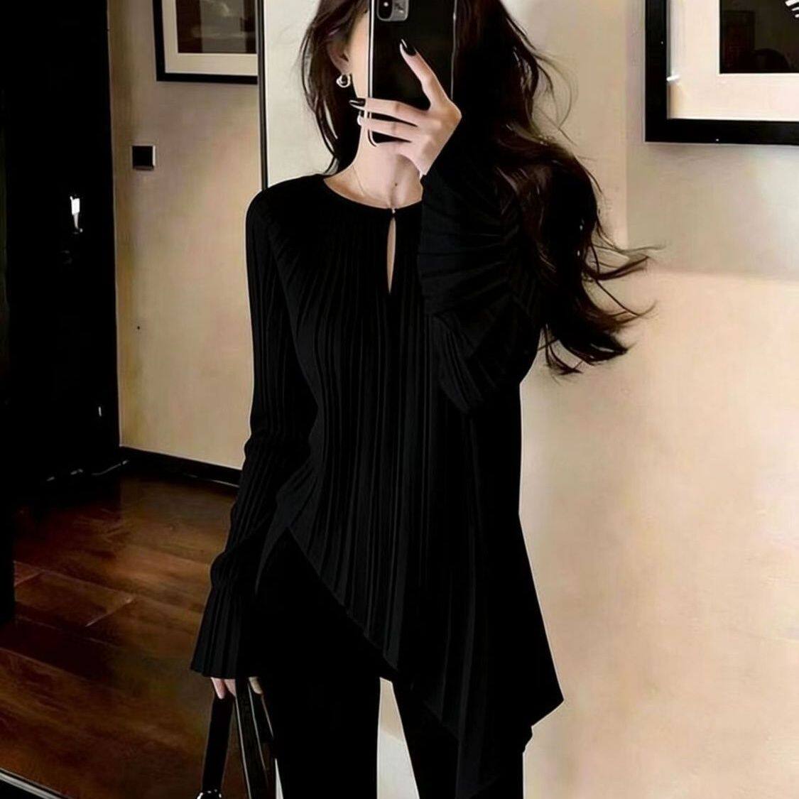 设计感米白色圆领长袖上衣女百搭显瘦压褶不规则下摆宽松春季常规