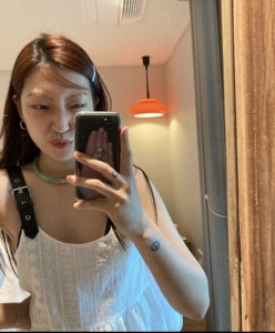 Unique SEI 小众个性设计甜酷皮带扣拼接显瘦白色提花吊带连衣裙