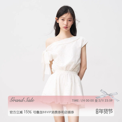 白色法式斜肩系带连衣裙