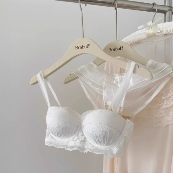 纯欲白色蕾丝内衣女小胸聚拢显大收副乳防下垂无钢圈性感文胸套装