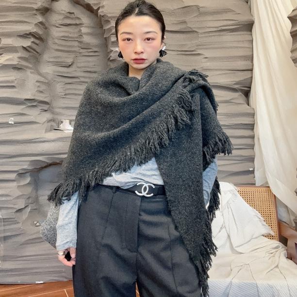 冬季氛围感简约纯色围巾