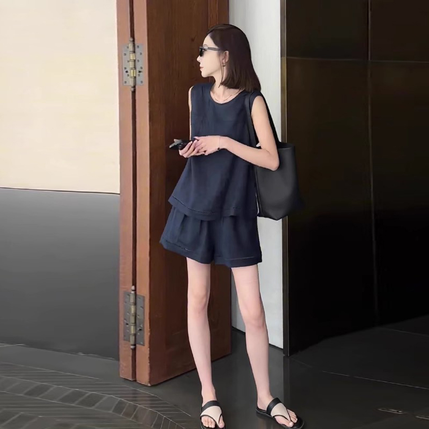 孕妇套装2025新款时尚慵懒风宽松圆领无袖背心上女衣镂空阔腿短裤