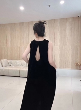 JW进口真丝丝绒无袖后背设计减龄简约大方优雅女人味连衣裙