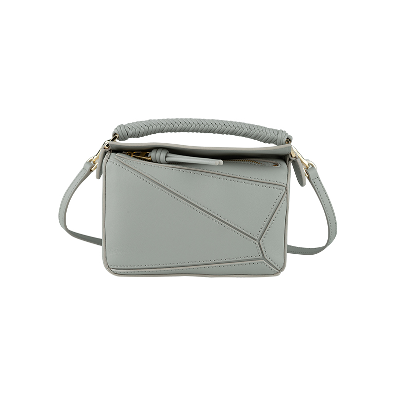 LOEWE/罗意威可调节肩带手提包女