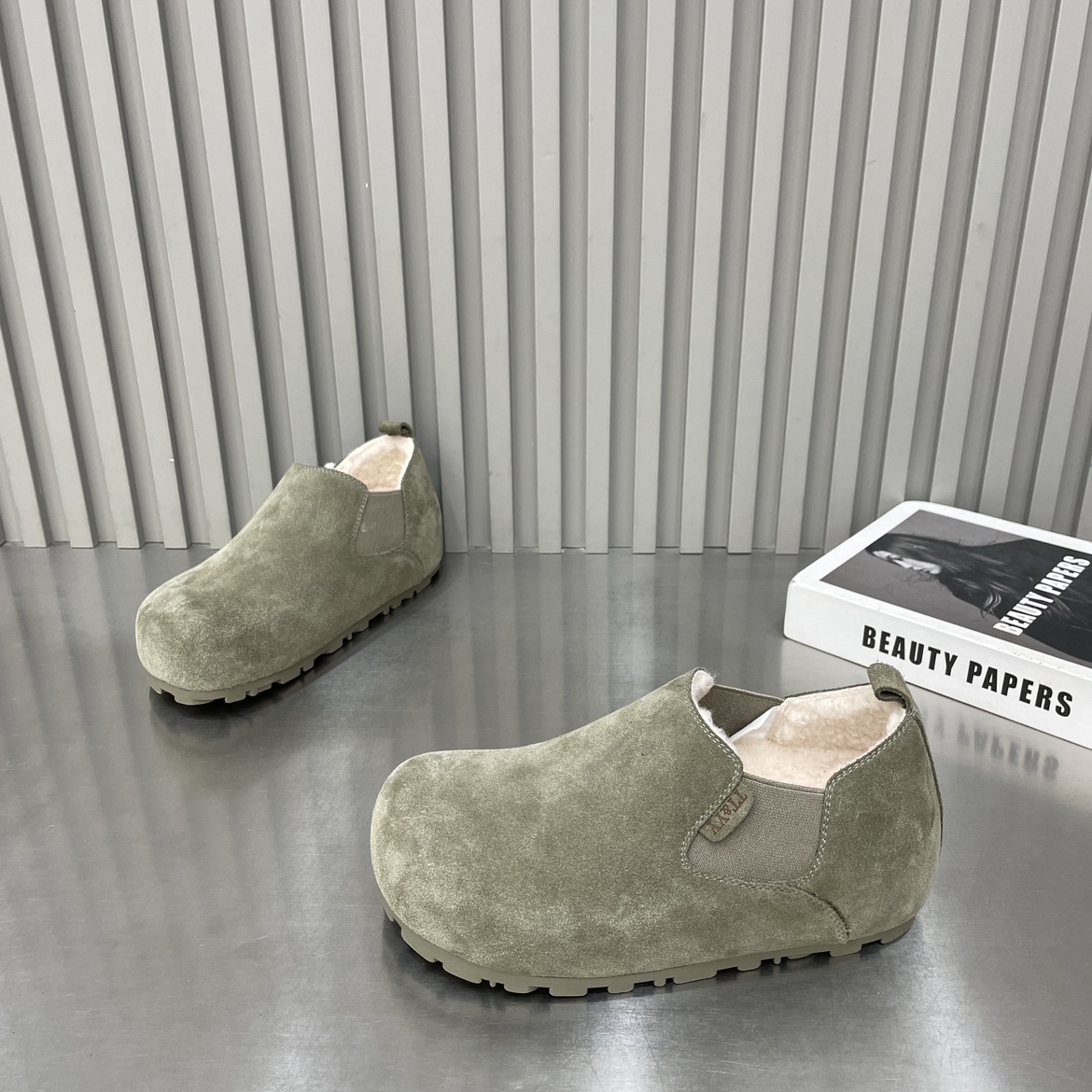 新款磨砂皮圆头内增高一脚蹬棉鞋